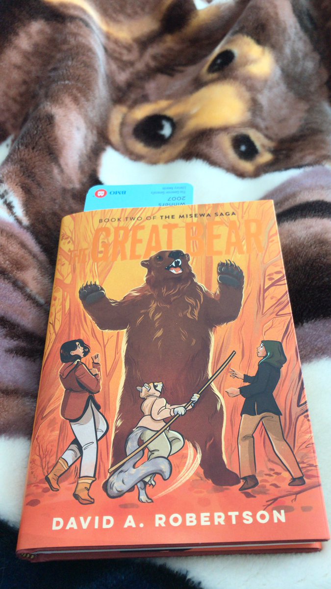 Julia Carreiro (@mmejuliajbm) on Twitter photo Just finished “The Great Bear” by <a href="/DaveAlexRoberts/">David A. Robertson</a> 🤩 another amazing novel. The student can’t wait to start the second book of this series. Perfect blanket for this read too 🐻. Just finished “The Great Bear” by <a href="/DaveAlexRoberts/">David A. Robertson</a> 🤩 another amazing novel. The student can’t wait to start the second book of this series. Perfect blanket for this read too 🐻.