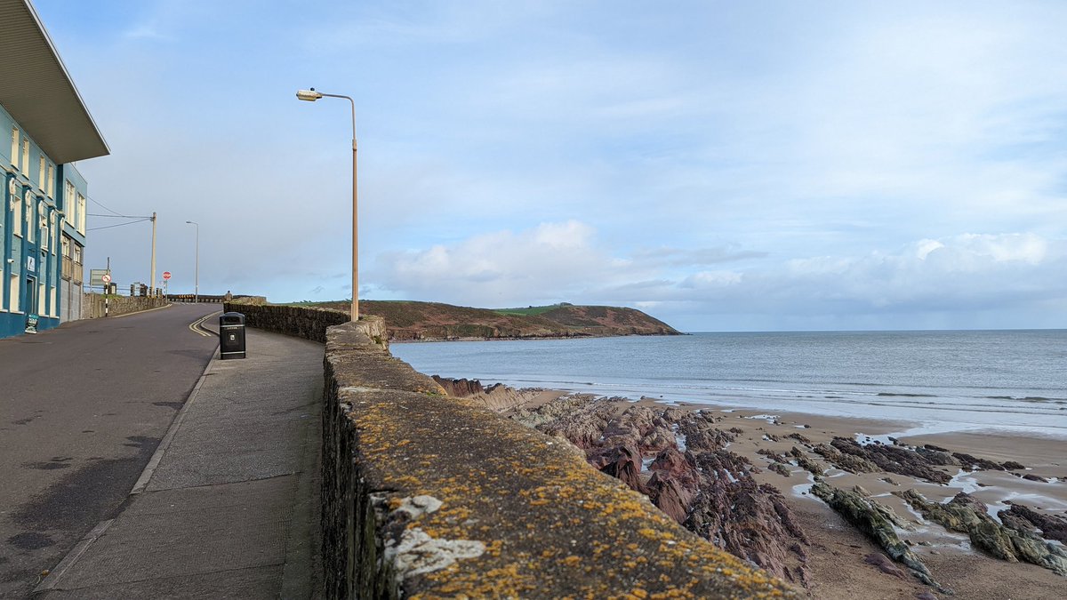 tonymtobin1's tweet photo. Passed through #youghal on our way home from #clashmore just in time for this beautiful Sky over the Front Strand Beach, then a quick stop #youghalbikehire for a delicious #99 was feeling patriotic so I got some Red Flavouring Rebels Abú 🇦🇹 @PhotosCork @pure_cork @pghcork #Cork https://t.co/DHc4Sx2l2C