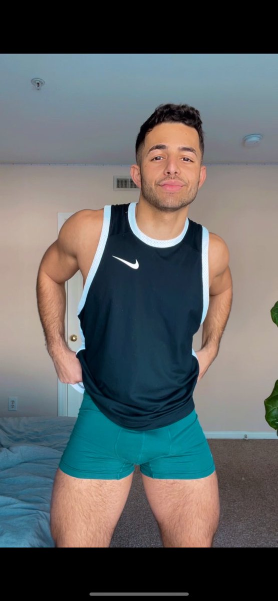 HabibiMoee's tweet photo. thinking about just going to work out like this 🤪 https://t.co/OpgQ907T5G