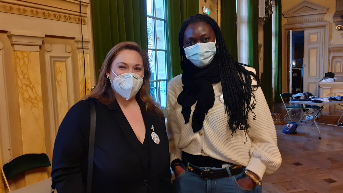 Helenebidard's tweet photo. Clôture de l'événement organisé en mairie du 19e par l'association #Excision, parlons-en ! à l'occasion des 10 ans de la journée internationale de tolérance 0 à l’égard des mutilations sexuelles féminines. Bravo et merci aux militant·es qui combattent sans relâche ces violences ! https://t.co/aAUrJliMOP