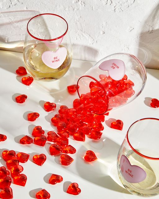 ShopLivingston's tweet photo. Spilling tea ♥️
Spilling wine ❌
Spilling tea while drinking wine ♥️♥️♥️ 
@ICINGstores   #PartyStartsAtICING #valentines #winelover https://t.co/xlVbPOHGP3