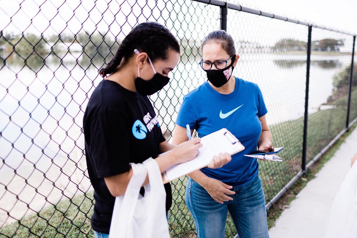 CFMiami's tweet photo. Serve Saturday was a huge success! We’re so grateful for everyone who joined us this morning to serve their communities, showing them the love of Christ. ❤️
Swipe 👉 to take a look at a few of our favorite moments from today!
#InTheCommunityWithCF https://t.co/HnMOz2nSdm
