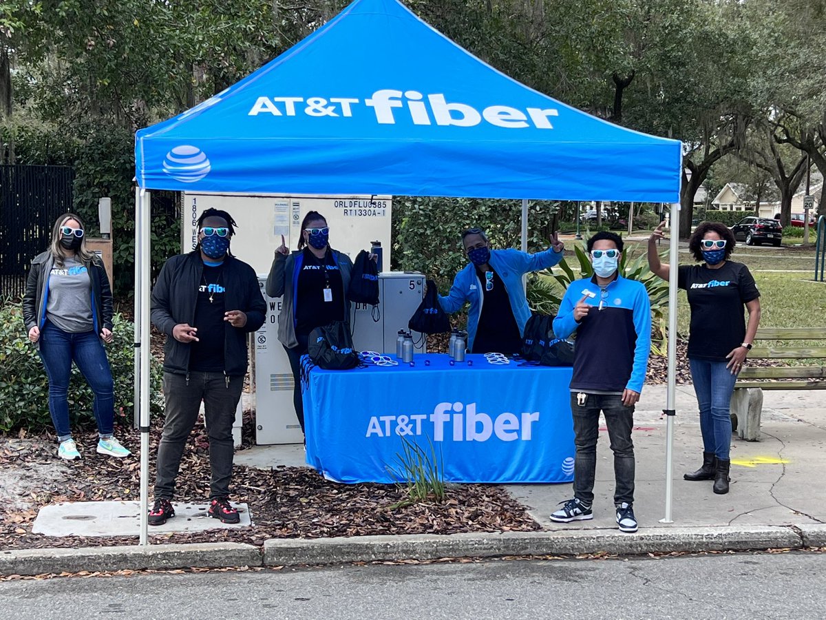 RealJorgeMateo's tweet photo. Sunny ☀️ Cloudy ☁️ Doesn’t matter!! the Turkey Lake Crew is out to Fiber FLex in a  newly Fiber lit neighborhood with our Fiber lead @zizigomez. #onefla #attlife #attfibe #hypergig @One_FLA @reynaolivo1 @jrluna11 @LymariNegron @efrenfavela Vamos 🙌🏽 https://t.co/E1zxPGKZwE