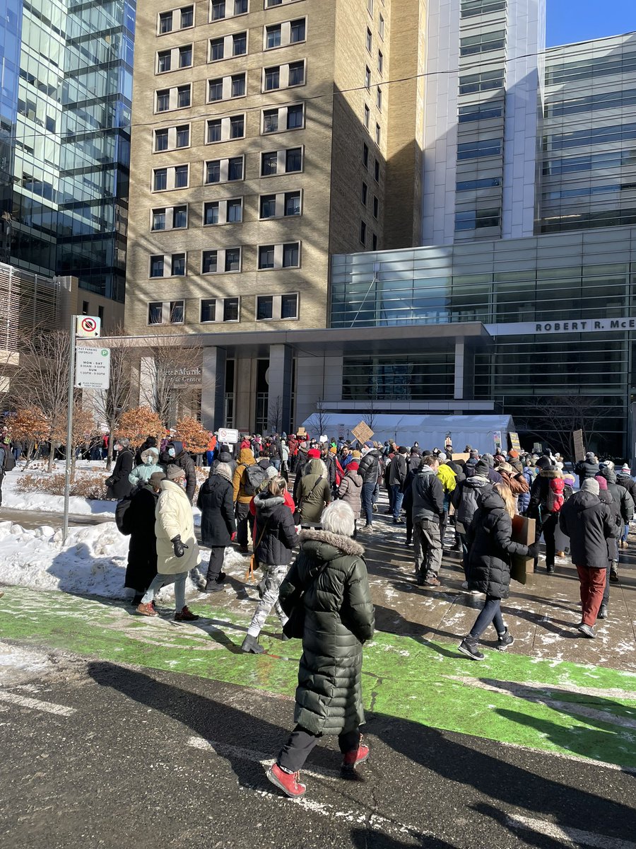 hayssamhulays's tweet image. Marching In support of healtcare worker, access to healthcare, and to saying no to hate. #TorontoConvoy #RepealBill124 #MedicareForAll