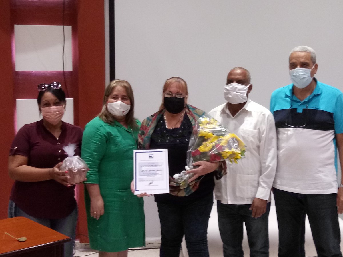 Reconocida Magalys Machado como mejor trabajadora de este año 2021. Felicidades!