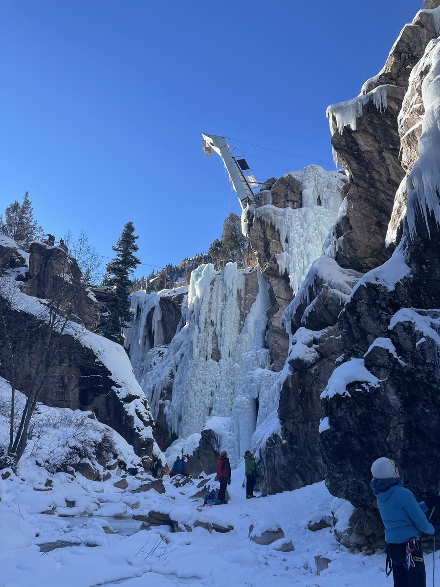It’s a nice day to climb some ice on TV🧗‍♀️ 📺 ourayicepark.com/championship