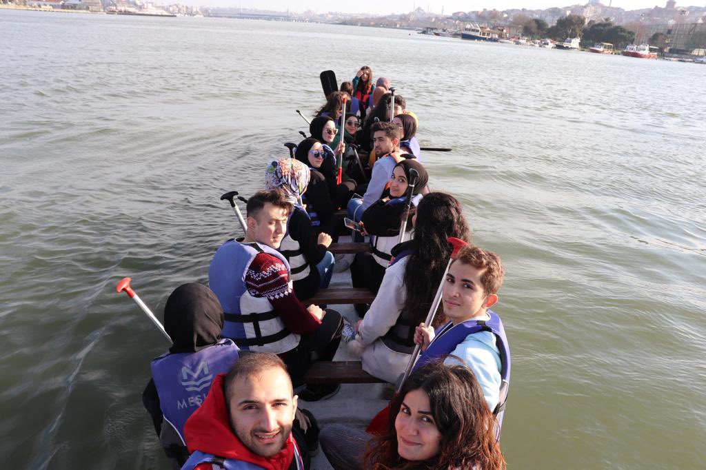 Esenlerimizin gençleri için bugün düzenlediğimiz etkinliklerimiz.

🚶🏻‍♂️ Göktürk’te Doğa Yürüyüşü
⛷ Kartepe’de Kayak
🚣‍♀️ Haliç’te Kano Eğitimleri
🎯 Paintball Turnuvası
🎮 Esenler Gençlik Merkezi’nde E-Spor Valorant Turnuvası
🗣 DAHİ Söyleşileri
🏀 Spor Eğitimleri
