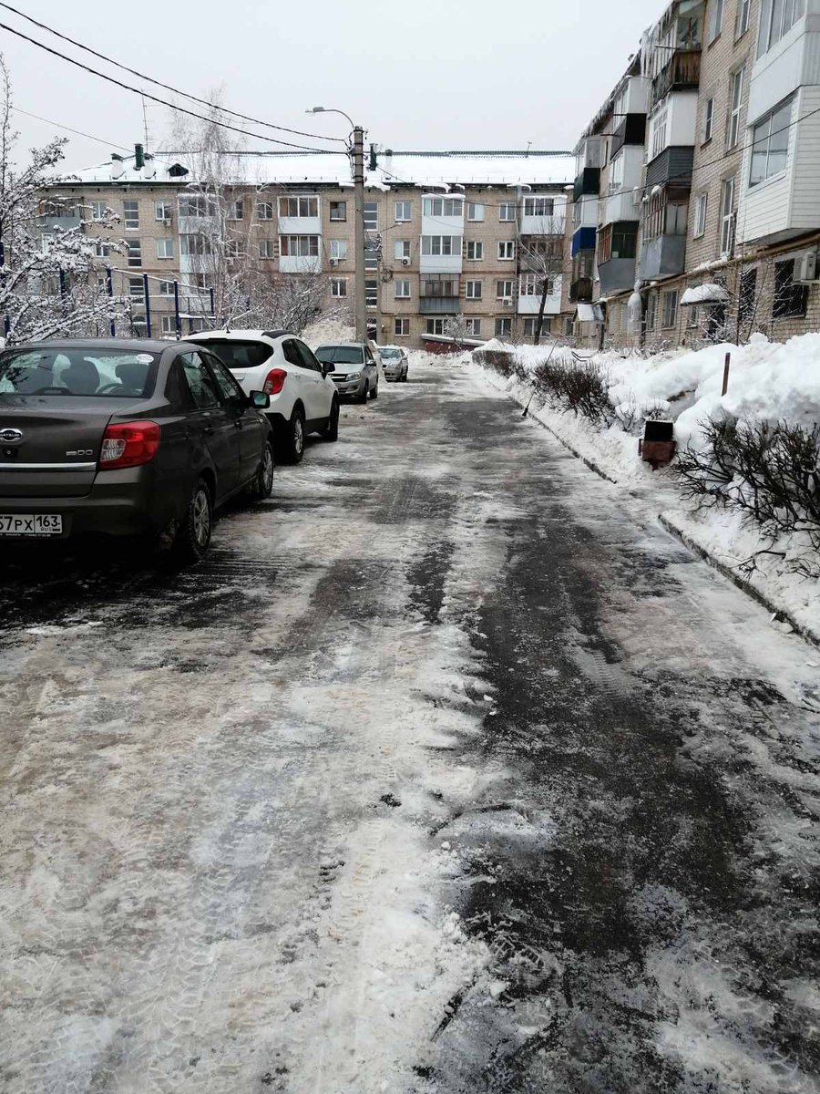 UM_3C_TLT's tweet photo. #Тольятти
#Центральныйрайон
Сегодня продолжаются работы по уборке территорий от снега в микрорайоне 3Ц❄️ ❄❄ https://t.co/mYX7MrzmQA