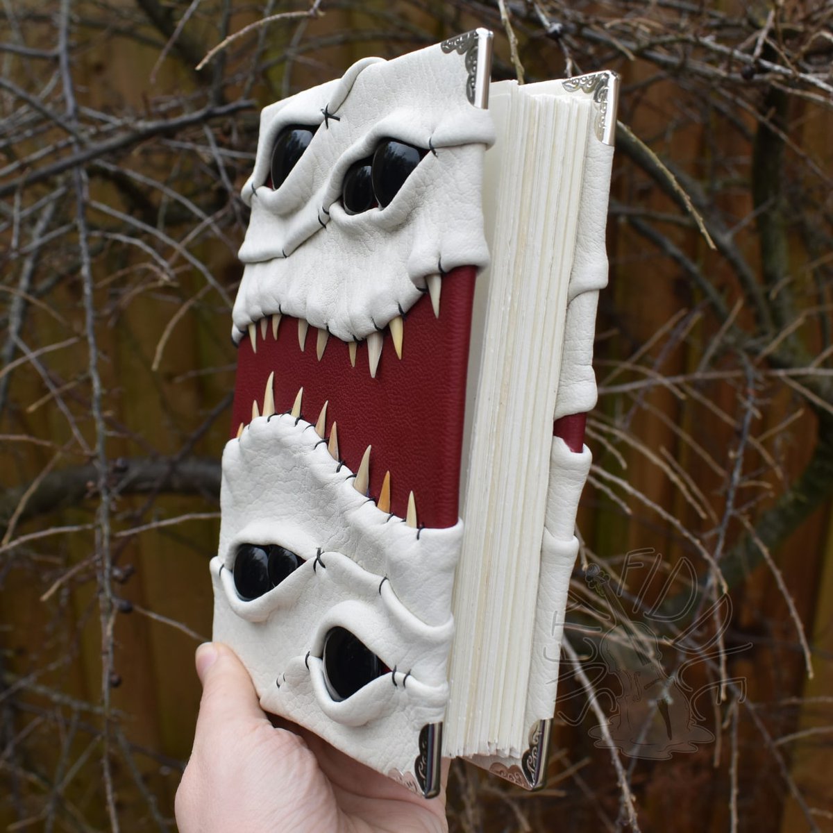 Shop drop goes live any minute! A couple of books and a huge batch of pins up for grabs!

shop.suetyfiddle.co.uk

#bookart #weirdart #mimic #dnd