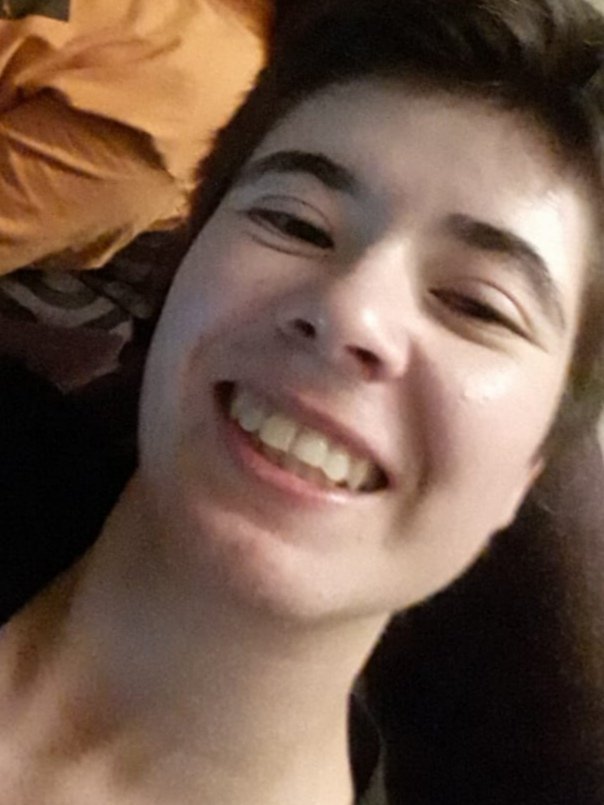 Mailentuki's tweet photo. 3 días sin saber de mi hermano, estamos desesperados, por favor cualquier información puede servir. @Personaschile @OTDChile https://t.co/lhV16hYNqC