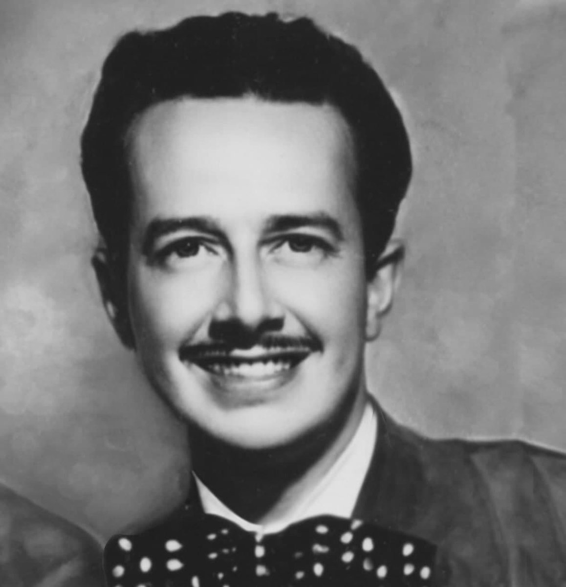 EnriqueAlfaroR's tweet photo. Hoy es un día triste para México: murió Rubén Fuentes, un ícono que por décadas estuvo al frente del Mariachi Vargas de Tecalitlán. Un jalisciense que no solo se llevó un Grammy, sino que compartió la esencia, música y orgullo de Jalisco y nuestro país en todo el mundo. https://t.co/PIJX0YTFBc