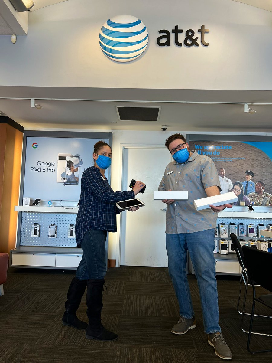 Christiansburg VA - Led by newly appointed manager Tyra Clayton ready to rock out this Saturday 💰💰 #LifeatATT #SlaytonWireless <a href="/SlaytonWireless/">Slayton Wireless</a> <a href="/DaleB1/">Dale S. Brown</a> <a href="/ErdmannKen/">Ken Erdmann</a> @nichols304 <a href="/thomasjennetten/">TJ</a> <a href="/JoeSlayton90/">joe slayton</a>