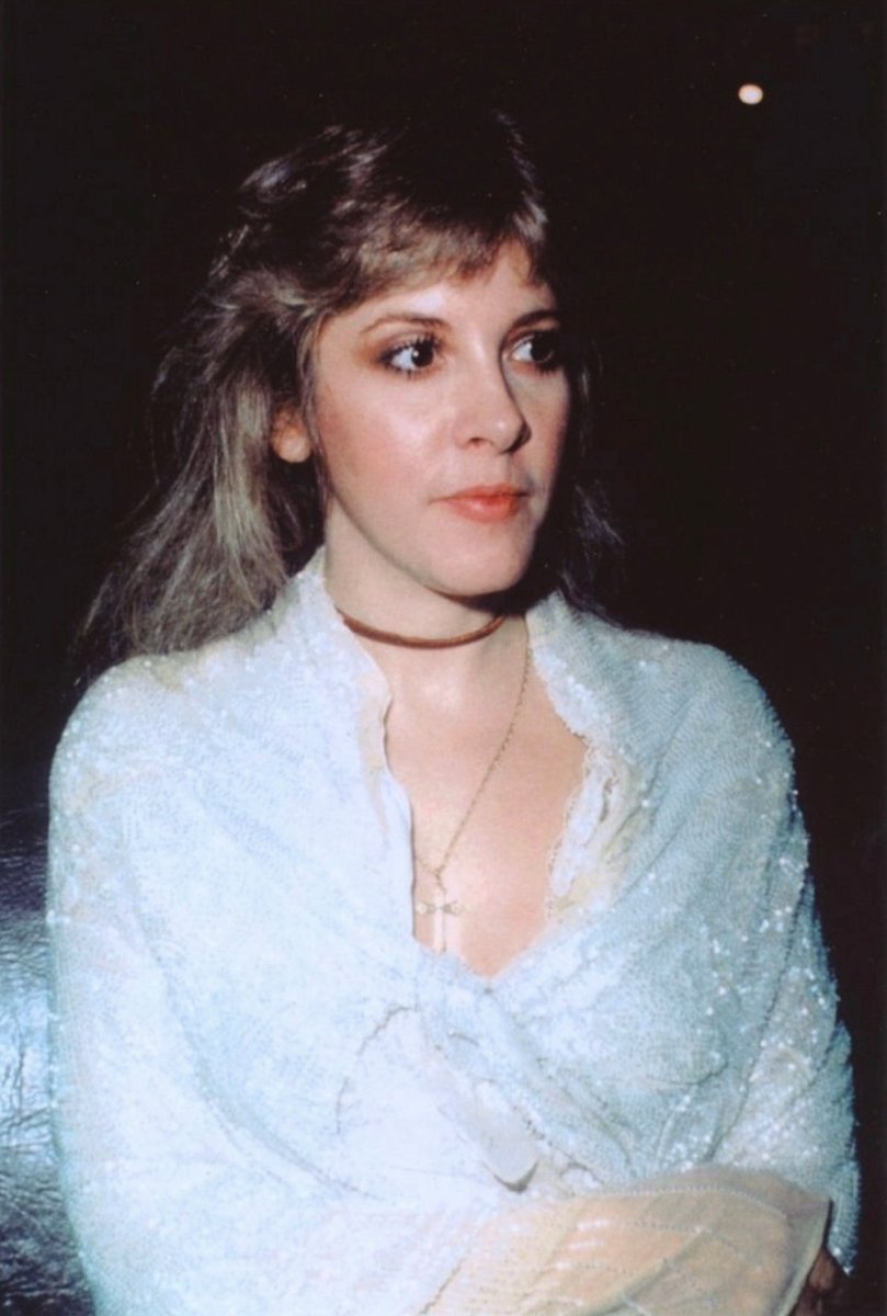 StevieInPhotos's tweet photo. Stevie Nicks, 1982 https://t.co/rsCjbAX86q