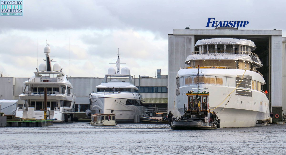 Dutchyachting's tweet photo. #Project710 left #Gouda for #Gouwerak early this morning. YN710 arrived at #Feadship in #Aalsmeer just after the #sundeck was hoisted on the 84m/ 275’7” hull. Have a look on our Facebook page https://t.co/G2kNSo9Wzh to see all images. Photos: The Nautical Lady & @DutchYachting. https://t.co/DCMGM9tpkV