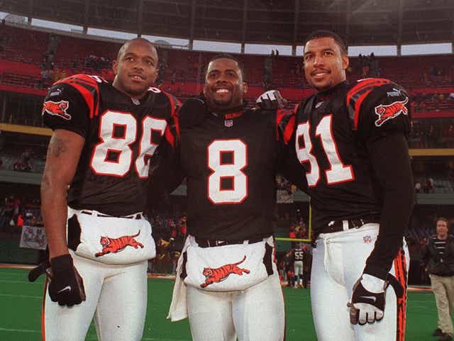 EPerrmann's tweet photo. @HuffDaddy38 @CoachKamC Wasn’t all bad. #jeffblake #carlpickens #darnayscott https://t.co/4Y1Q1v9ler