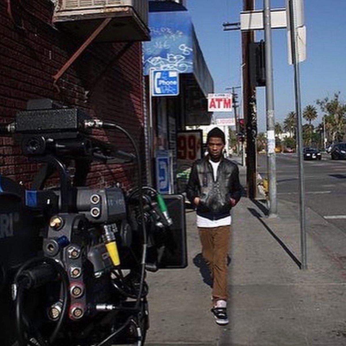 ComplexMusic's tweet photo. 14 years of “Day ‘N’ Night” ☀️🌕 @KidCudi https://t.co/uZtdL3O6dj