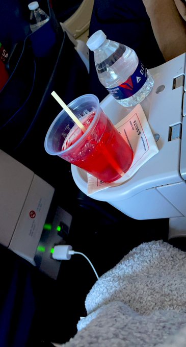 Currently 💖 https://t.co/5bhNqSh0mh