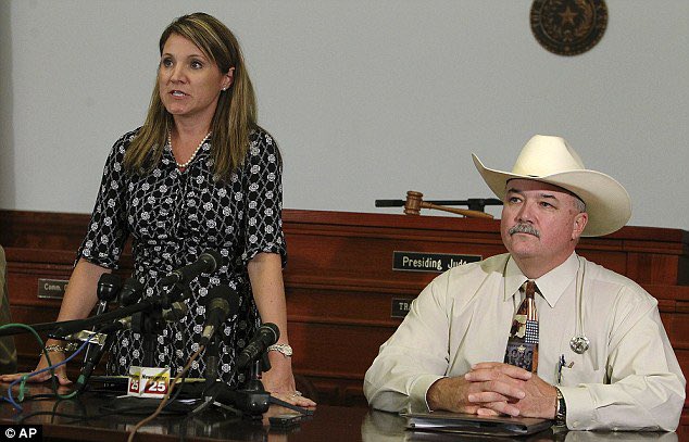 Bouteflikov's tweet photo. En 2012, en comparution dans un tribunal du Texas, un père qui a battu à mort « l’homme » qui a violé sa fille de 5 ans a été relaxé par le grand jury et la justice. Il n’a reçu aucune condamnation car «il était en droit d’utiliser la «force meurtrière» pour protéger sa fille». https://t.co/x3x4Js0xp3