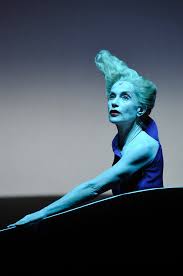 L'huppertréalisme tweet media