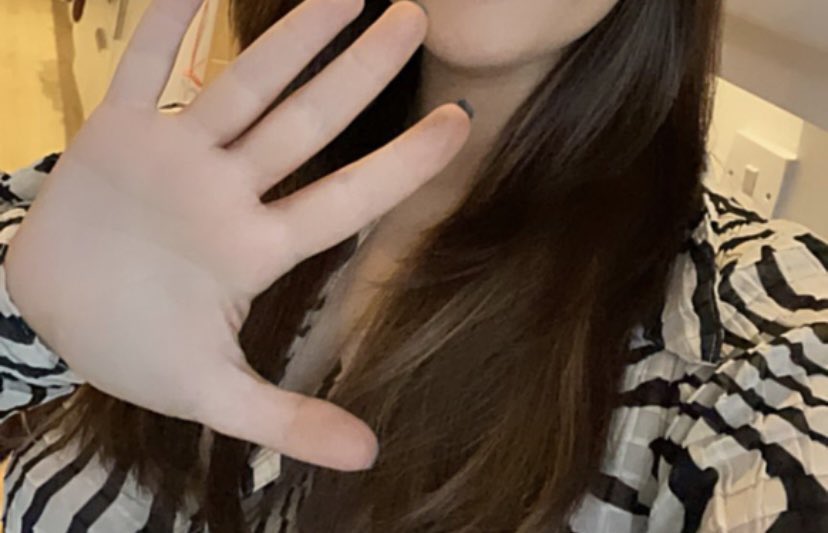 blue_cooper's tweet photo. All the social media, I feel like LinkedIn is the one that failed the most. Business content was there 5 years ago, maybe?! Instead we are now reading posts like this. Because she “gave up” Instagram, she had to post a pic. With a filter that wiped her palm lines https://t.co/o0cItaZWHI