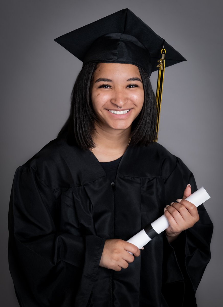 GildenMedia's tweet photo. It's that time again! Book your graduate photos with GILDEN!

DM or email us at paige@gillden.media

#graduation  #2022 #graduationphotos #Gilden https://t.co/5UfP6OIitV
