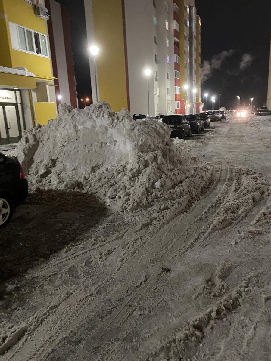 <a href="/D_Azaroff/">Дмитрий Азаров</a> <a href="/SamMobilePriem/">Мобильная приемная Губернатора Самарской области</a> <a href="/gzhi_samara/">ГЖИ Самарской области</a> <a href="/DkDrevo/">ДК Древо</a> <a href="/uk_jug/">УК Юг Сервис</a> <a href="/Volzhsky_adm/">Администрация Волжского района</a> <a href="/SamaraProk/">Прокуратура Сам.обл.</a>  жители южного города-2 просят обратить внимание на некачественную и несвоевременную уборку снега с тротуаров и проезжей части. Так же на складирование снега в местах не предусмотренных планом.