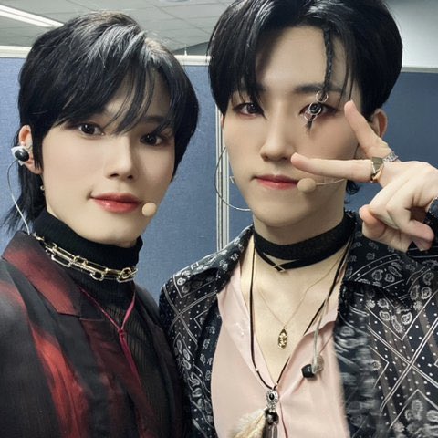 ElastTalk's tweet photo. 211201 #seungyeop #rano #baekgyeul #yejun🐧: ㅋㅋㅋㅋㅋㅋㅋ It's exciting for me too..
🐱: Selfie with Gyeul🤳
🦖: ㅋㅋㅋㅋㅋㅋ It's good that it's consistent (funny photos) and its cute
🐩: Everyone are you not afraid of their own birthday...😨 https://t.co/ZECWSGPFaT