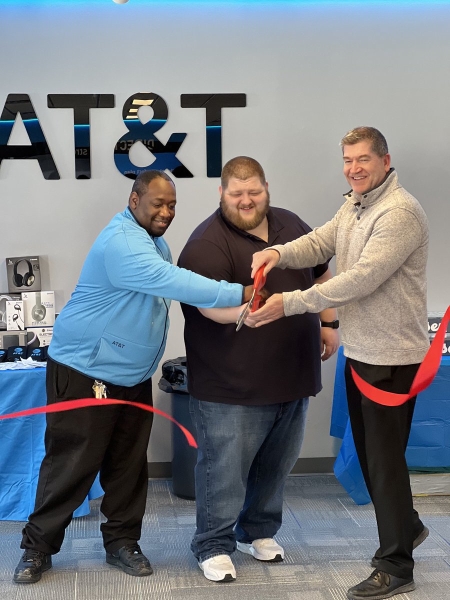 Amazing grand opening of <a href="/mobility_ts/">TS Mobility</a> store in North Ridgeville, Ohio. Thank you Mayor for a beautiful ribbon cutting! Now the real work begins 💪🏾 Can’t wait for the partnership!