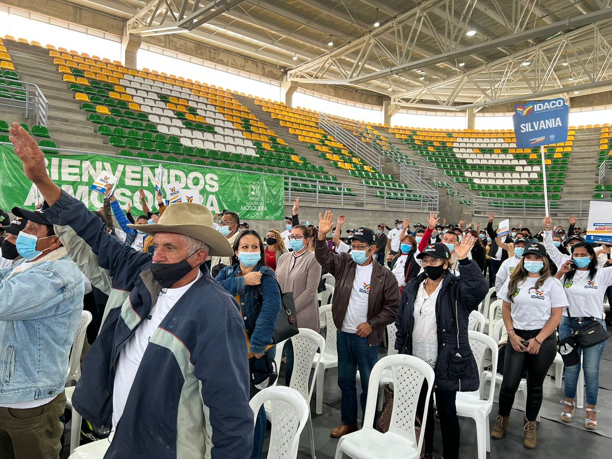 AlcSilvania's tweet photo. #Hoy acompañamos la posesión de los presidentes de Junta de Acción Comunal para el periodo 2022 - 2026, evento organizado por IDACO, que contó con la participación de alcaldes municipales de Cundinamarca.🙋♀️🧔👍 #Silvania #TodosConstruimosElCambio #GobernacionDeCundinamarca #Idaco https://t.co/446zAuBdZI