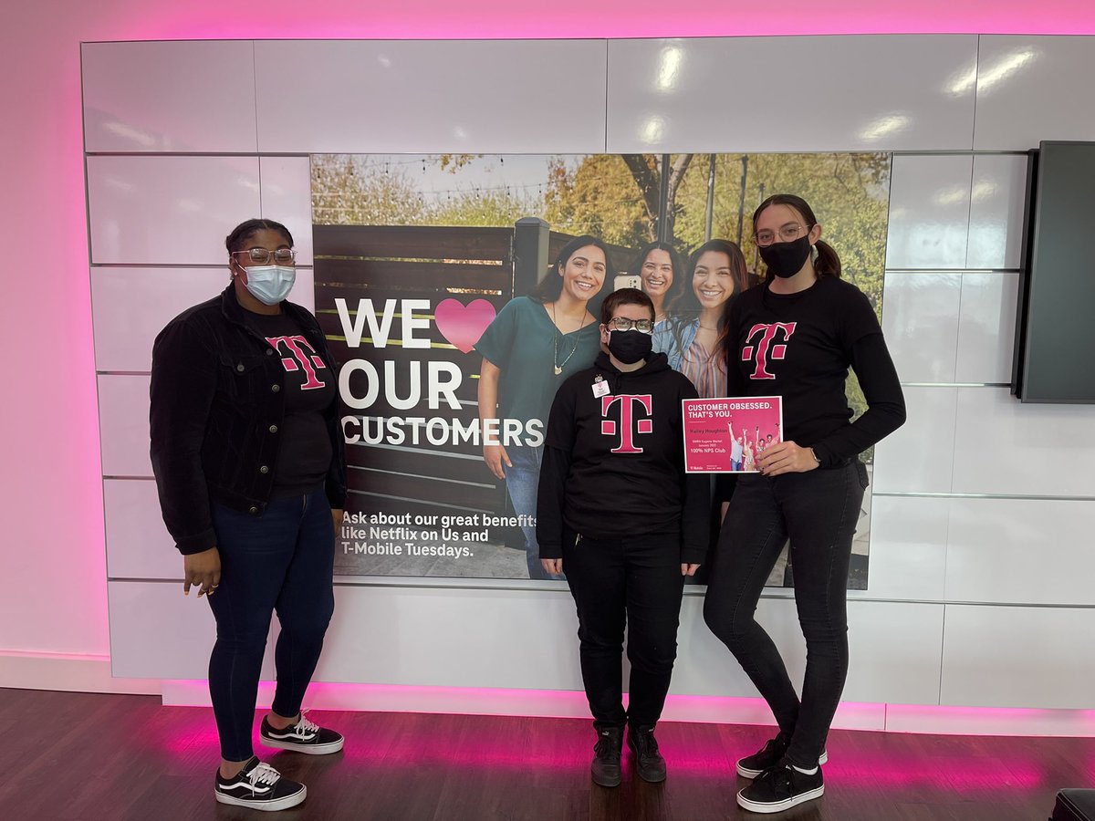 Yesterday was “Recognition Friday” and I was able to celebrate with some great teams in the SMRA Eugene Market. Can’t wait to do it again next month. #magentamagic #wewontstop #SMRA <a href="/sebrantner/">Sarah Brantner</a> <a href="/antosh_cole/">Antosh Cole</a> <a href="/TraceyNielsen99/">Tracey Nielsen</a>