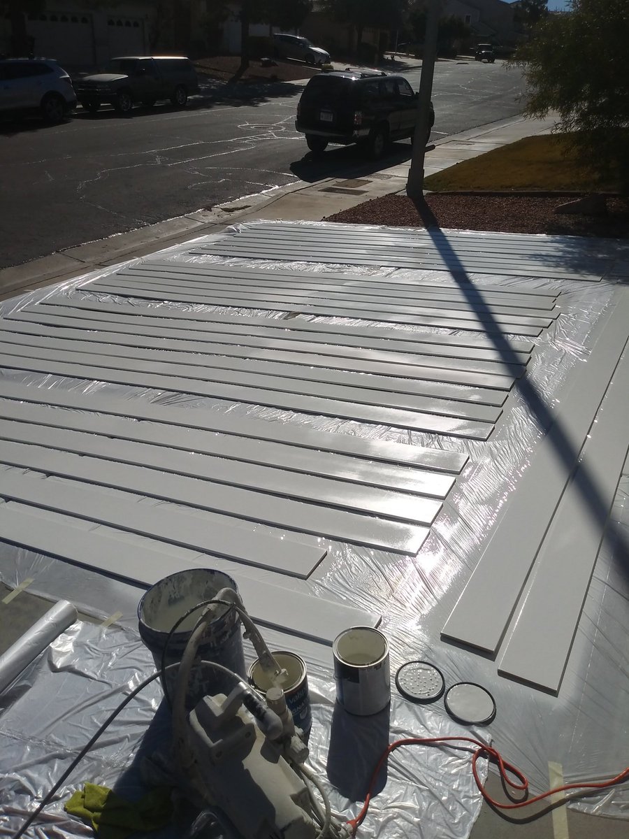 FreeWrldNFTsqd's tweet photo. day job vibes 😒
#work #paint #Saturday #bleh https://t.co/Irdi6d6ICa