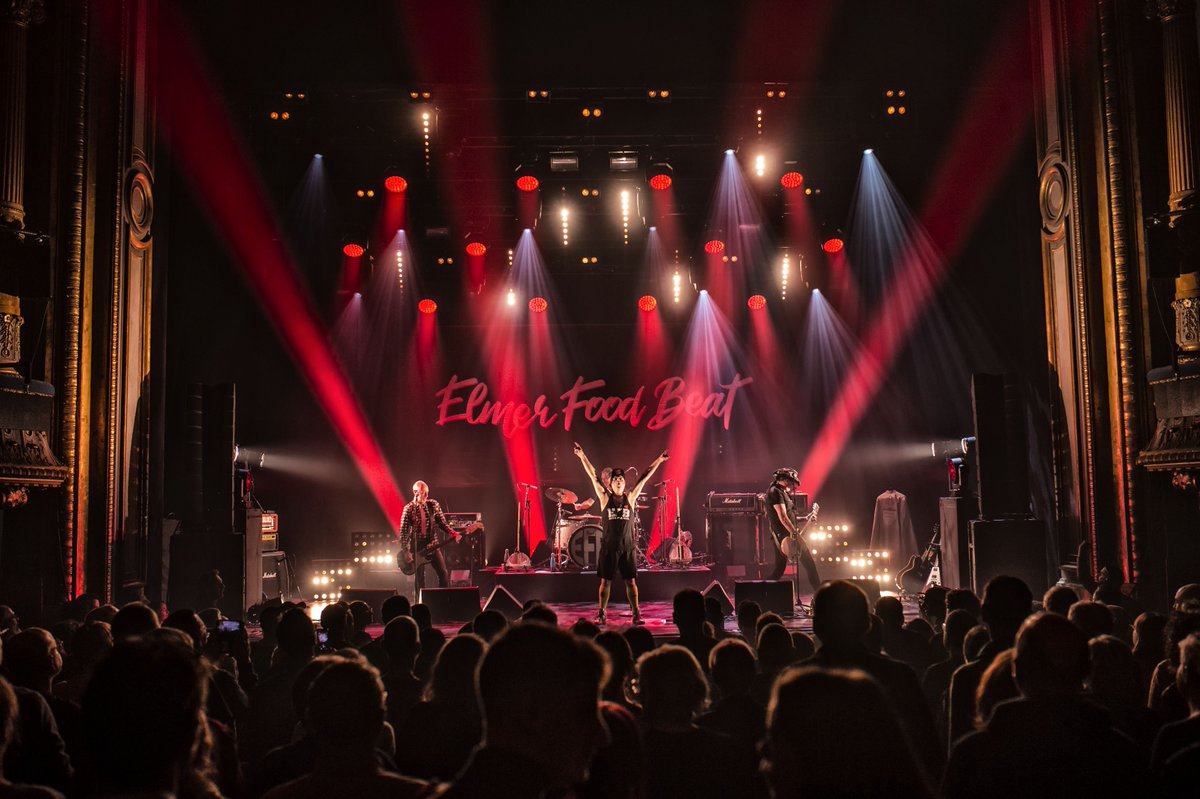 Dimanche 6 février dans <a href="/presseocean/">Presse Océan</a>, Manou le chanteur d'Elmer Food Beat dévoile son cadeau coquin pour la Saint-Valentin (photo : @BLUnantes) #Nantes <a href="/AGalesne/">Anne Claire Galesne</a> <a href="/EFoodbeat/">ElmerFoodbeat</a>