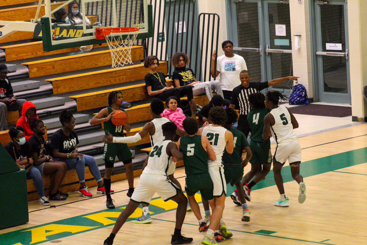 Driippyajj's tweet photo. Just finished up my last regular season of basketball i don’t know how to feel , it’s okay though track szn here we come 😁😁.. https://t.co/2OBkQQHBgZ