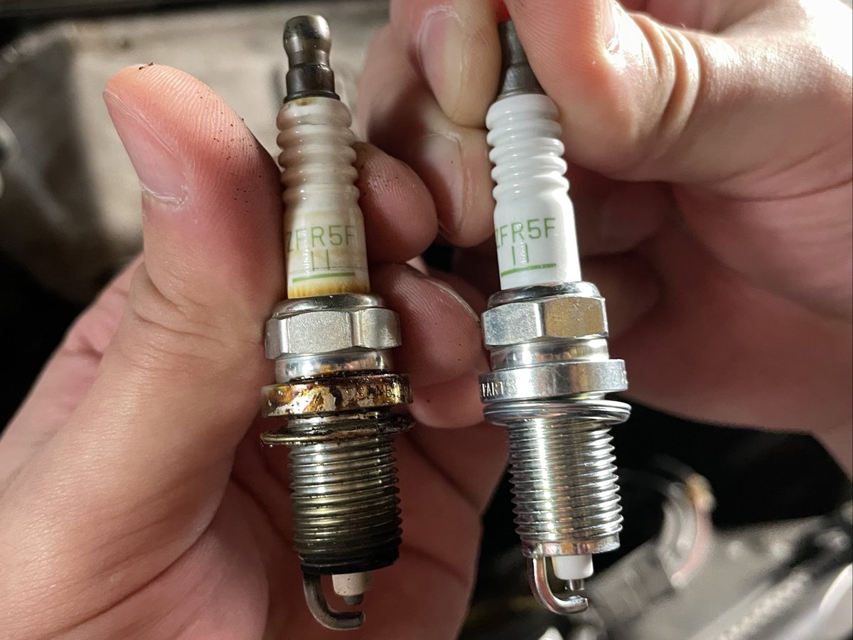 garagequeens's tweet photo. new plugs for the little red Honda this morning. dropped the old one into the engine bay so it shall remain with the car https://t.co/Jeg5MGbR4l
