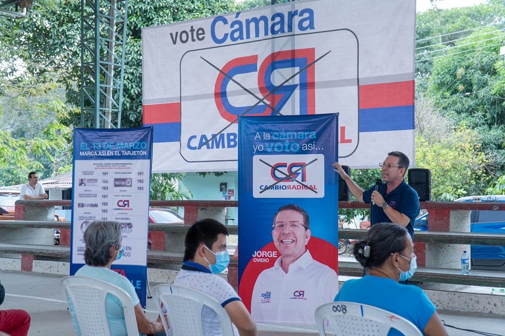 JorgeOvidioCruz's tweet photo. Iniciamos nuestras reuniones enseñando a las personas de la vereda San Isidro, la manera correcta de votar en el tarjetón el próximo 13 de marzo #YoVotoCambioRadical #jorgeovidio #Dorado #ElEquipoDelMeta https://t.co/9qmOuY5tcY