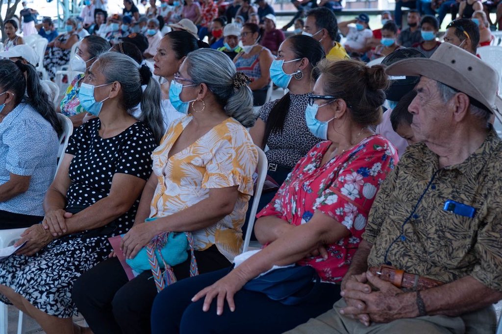 JorgeOvidioCruz's tweet photo. Iniciamos nuestras reuniones enseñando a las personas de la vereda San Isidro, la manera correcta de votar en el tarjetón el próximo 13 de marzo #YoVotoCambioRadical #jorgeovidio #Dorado #ElEquipoDelMeta https://t.co/9qmOuY5tcY