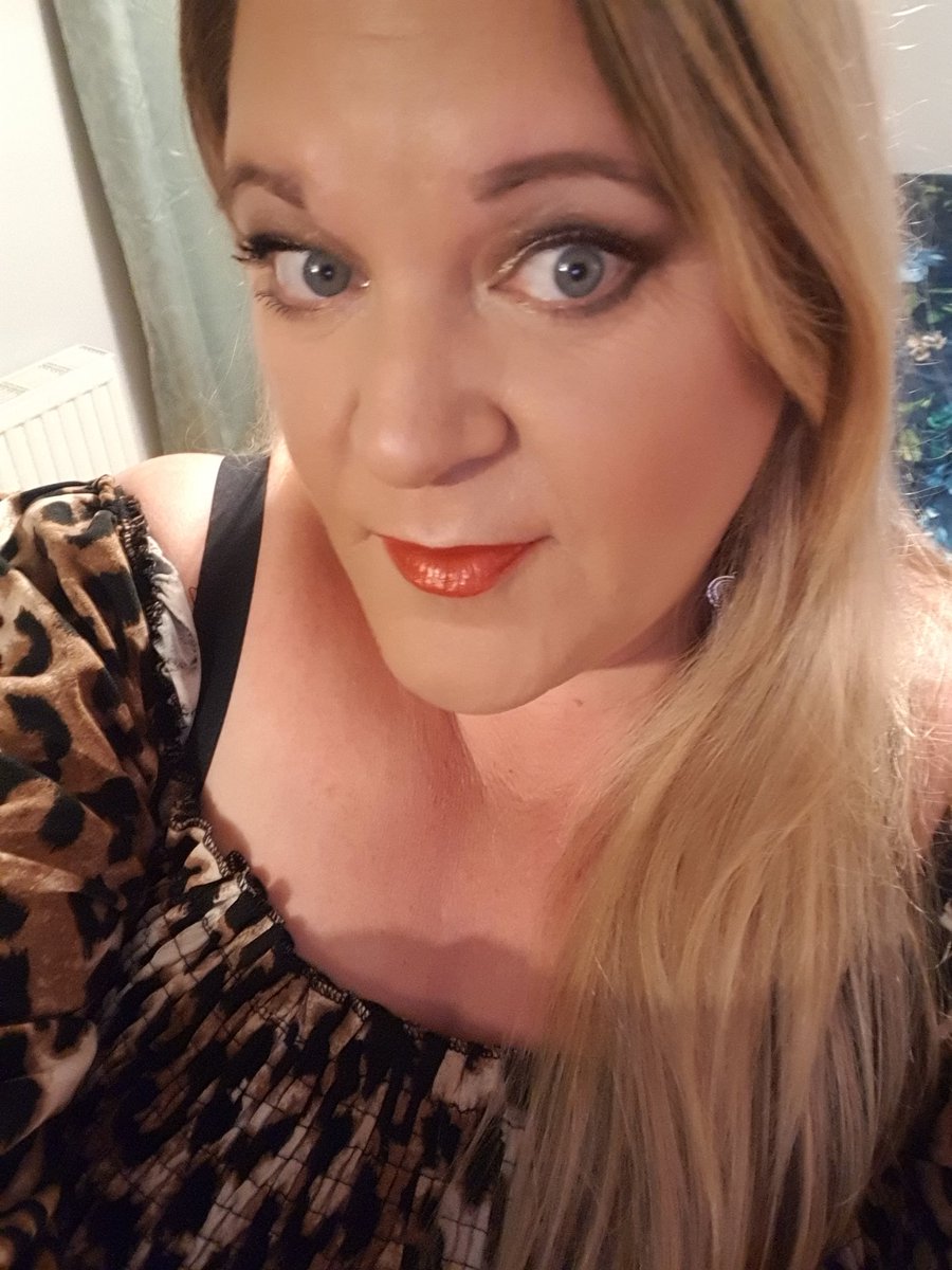 LittleMissLit tweet media