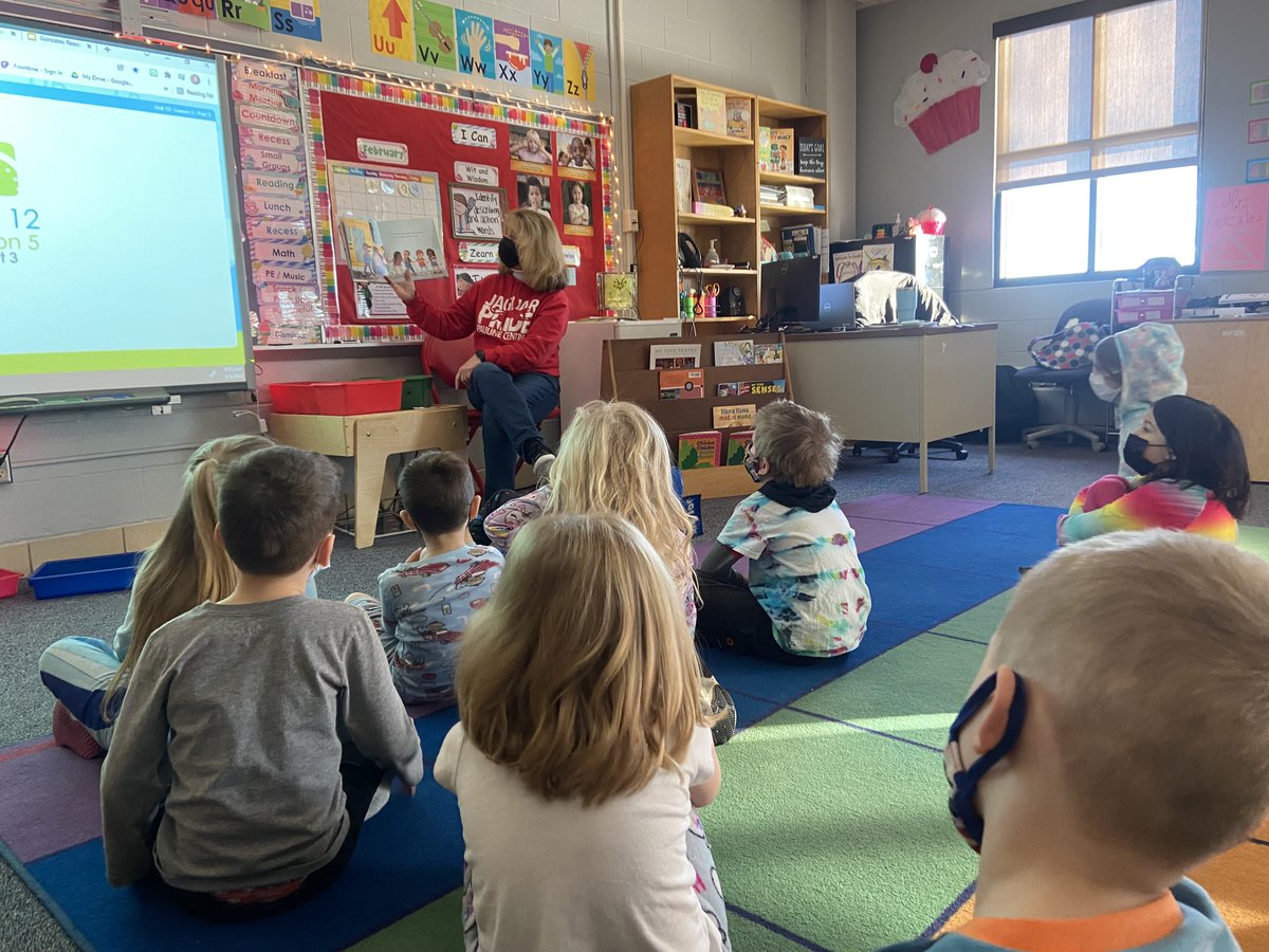 CentralPauline's tweet photo. Celebrating #WorldReadAloudDay a little late @CentralPauline due to our snow day.  #wearePC #PCproud #PCBuildingOurLegacy https://t.co/1KjDgvrTWQ