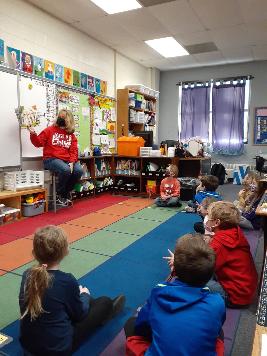CentralPauline's tweet photo. Celebrating #WorldReadAloudDay a little late @CentralPauline due to our snow day.  #wearePC #PCproud #PCBuildingOurLegacy https://t.co/1KjDgvrTWQ