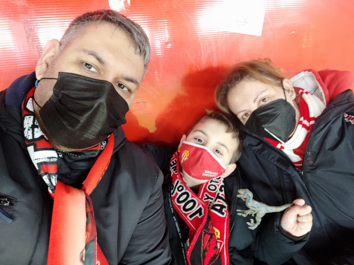 Noche en el templo... Noche de Victoria...<a href="/RealSporting/">Real Sporting</a> <a href="/borjablanco/">Borja Blanco</a>  #El12deElMolinon