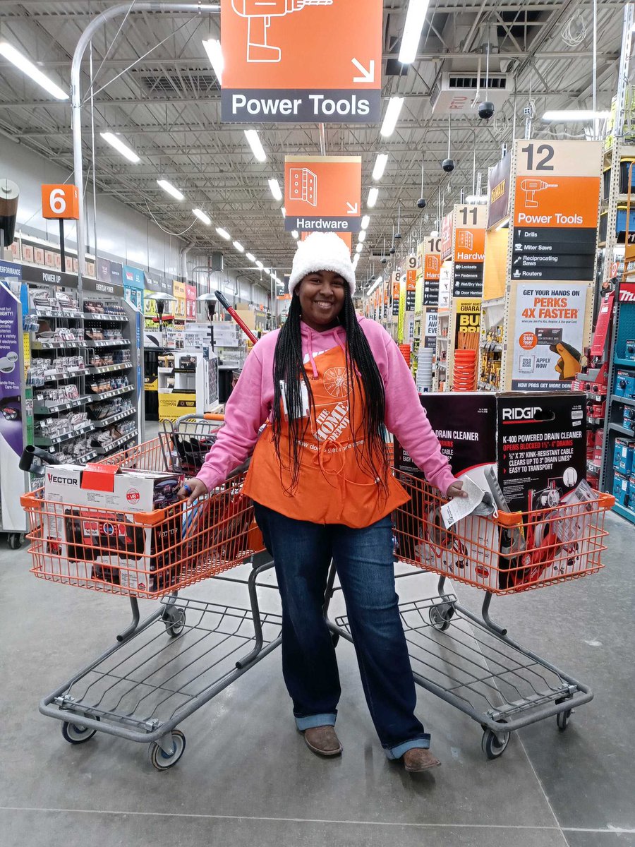JenniferSoden4's tweet photo. Newly hired cashier Keshia got a  $1,881.57 recovery! Awesome job! 8518 is happy to have you part of the team!  @FulfordUlanda @AngelaDesJardi5 @HDLucasRaines @dreyer_amber https://t.co/9rgu9aezgg