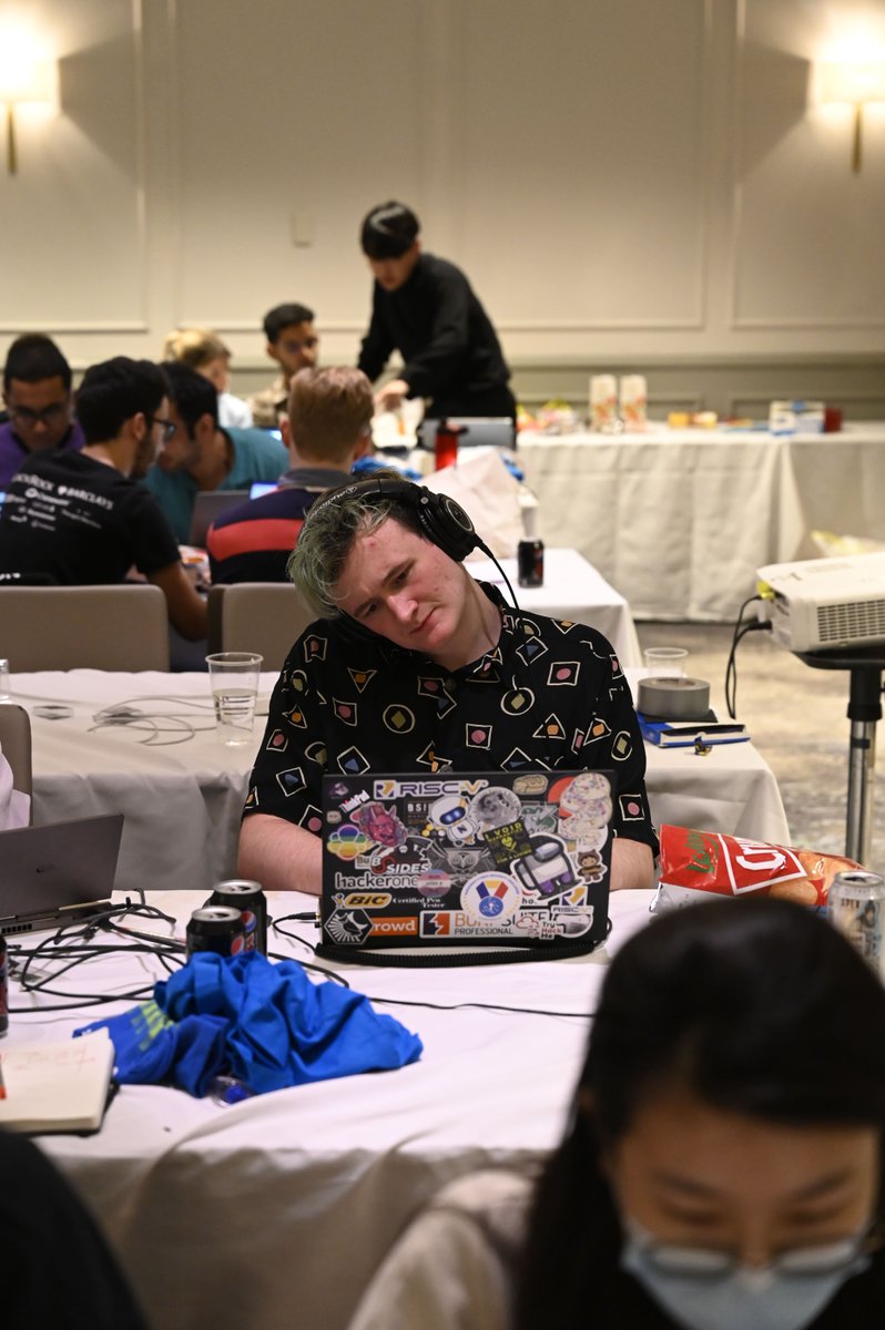 MLHacks's tweet photo. 7 hours into #HackTheBurghVIII and all the hackers are hard at work. Taking breaks is important, why not join us for Slideshow Karaoke in 30 minutes? https://t.co/ltbhizndl1