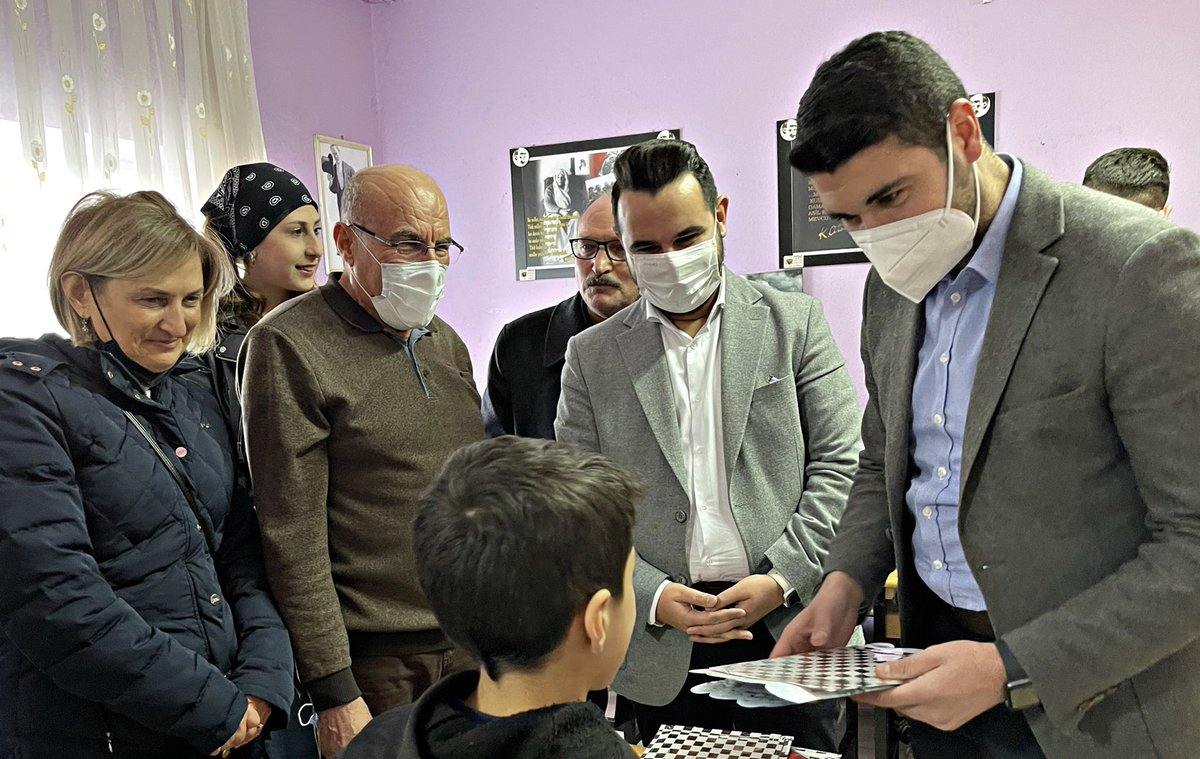 utkucaykara's tweet photo. 📍 Uşak’tayız.

Ege bölge sorumlumuz MYK üyemiz Akın Geyik ile birlikte Uşak ziyaretimizi tamamladık. 

İl Başkanımız Ali Karaoba, Milletvekilimiz Özkan Yalım, İl Yöneticilerimiz ve Gençlik Kollarımız ile bir araya geldik. ADD Uşak Şubesi ve Sivaslı İlçemizi ziyaret ettik. https://t.co/QU9EurBNYW