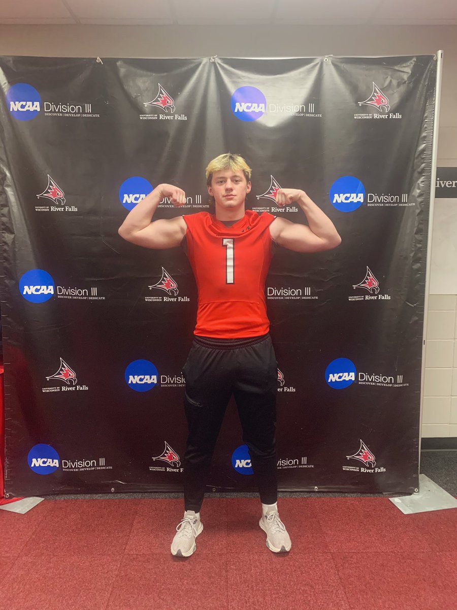 Matthew53401728's tweet photo. Had a great visit today with @UWRFFootball! Thank you @CoachWoood for the invite!🔴⚫️ https://t.co/mLskd3dqT2