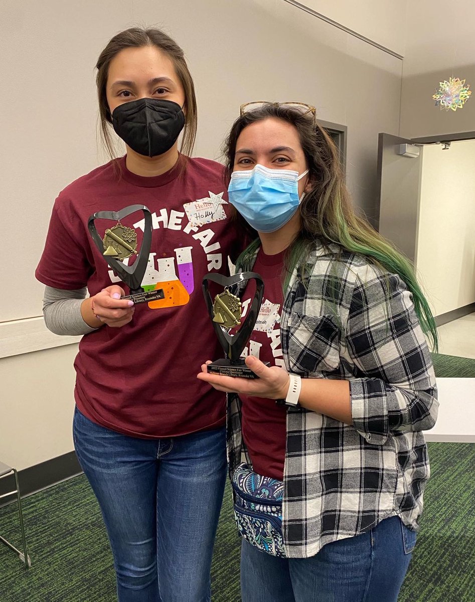 HollyM_Science's tweet photo. My heart is definitely singing with joy today 💕I couldn’t have asked for a better day communicating sci with some other stellar female scientists (@HannahIvester) and inspiring children that their future in science is as big as they dream. I even won 1st place 🥇 @IMMUNOLAB https://t.co/P88QOqNs6Z