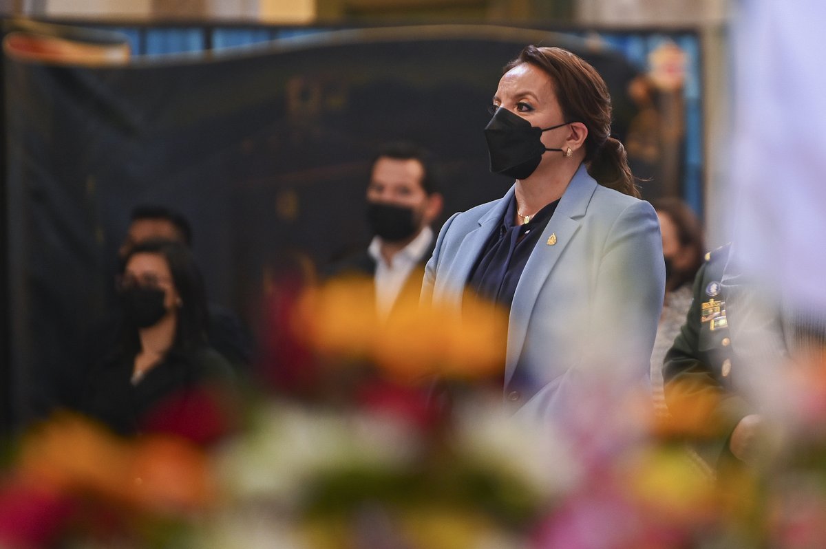 La nueva presidenta de Honduras, la izquierdista Xiomara Castro, quien llegó al poder con la promesa de combatir la corrupción, promulgó el sábado una ley que exoneró de delitos diversos a funcionarios del gobierno de su esposo, el derrocado Manuel Zelaya (2006-2009) #AFP