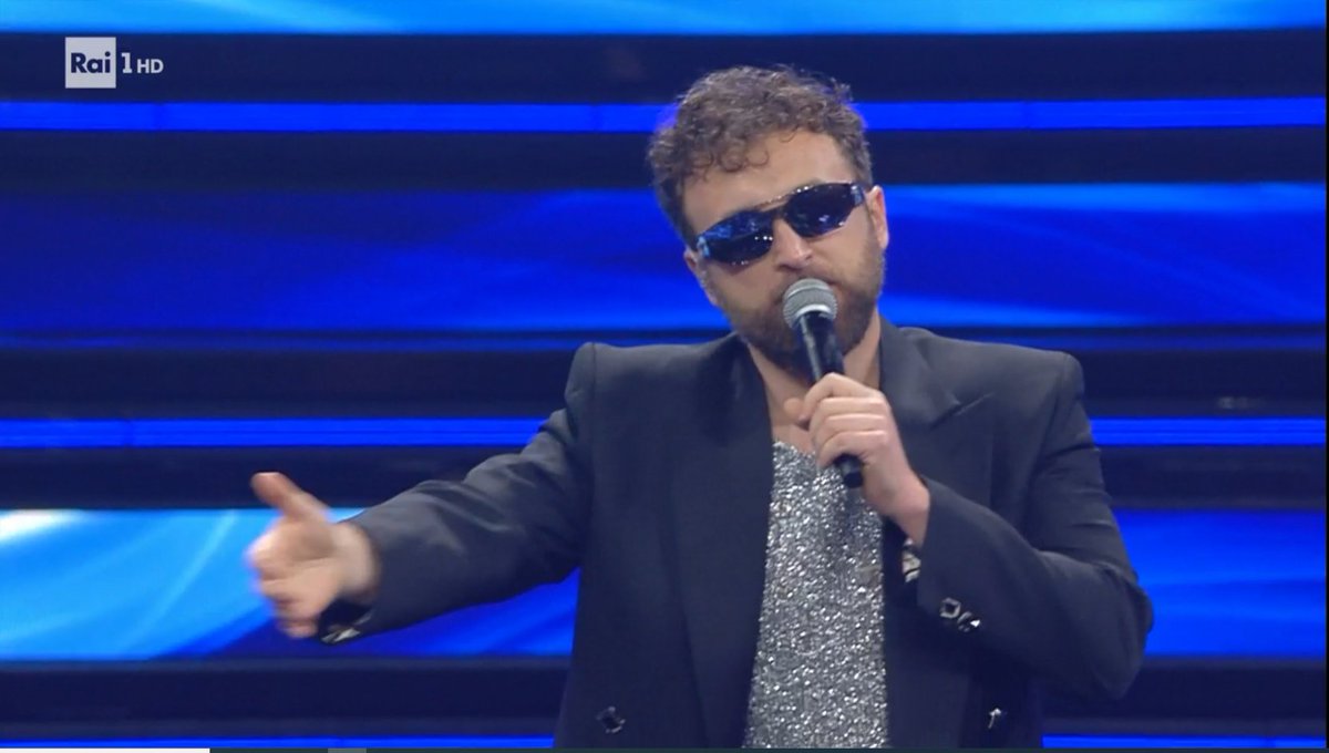 Una_Gioia_Mai's tweet photo. Le persone più derubate di questo festival
#Sanremo2022 https://t.co/S4zAryFCry