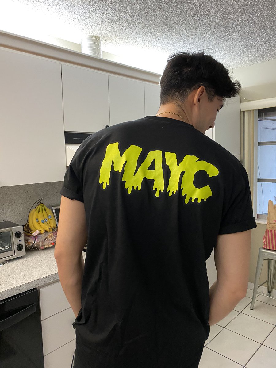 greetings from a japanese mutant family 🦍💙🇯🇵 <a href="/BoredApeYC/">Bored Ape Yacht Club 🍌</a>