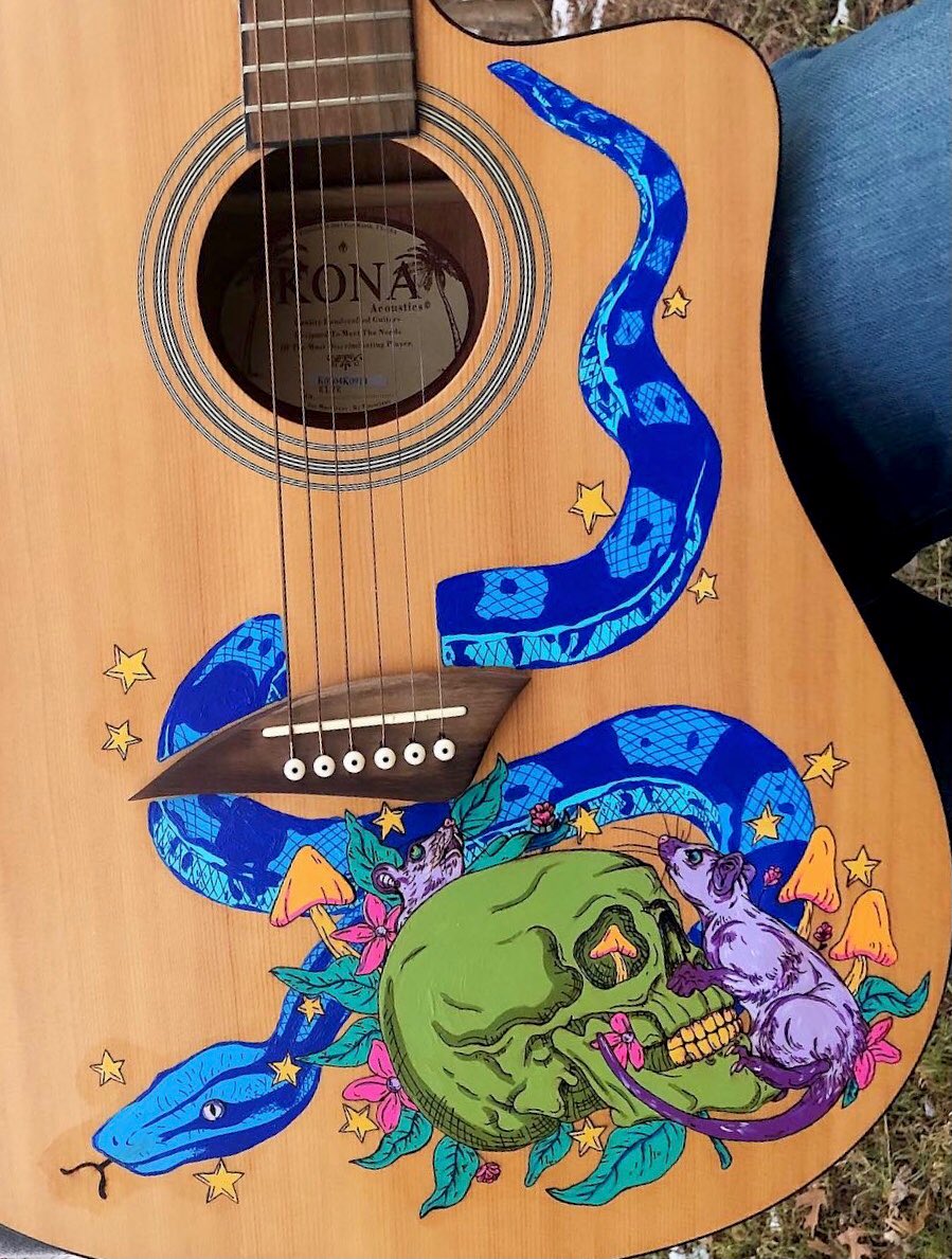 tracerlore's tweet image. just finished this custom guitar 😌