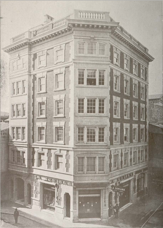 El edificio de la Fundación Santa María en Valparaíso, calle Condell esquina Bellavista, año 1929.
Su arquitecto fue Thomas Armstrong.